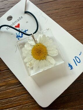 Handmade Pressed Daisy Resin Pendant Necklace - White & Yellow